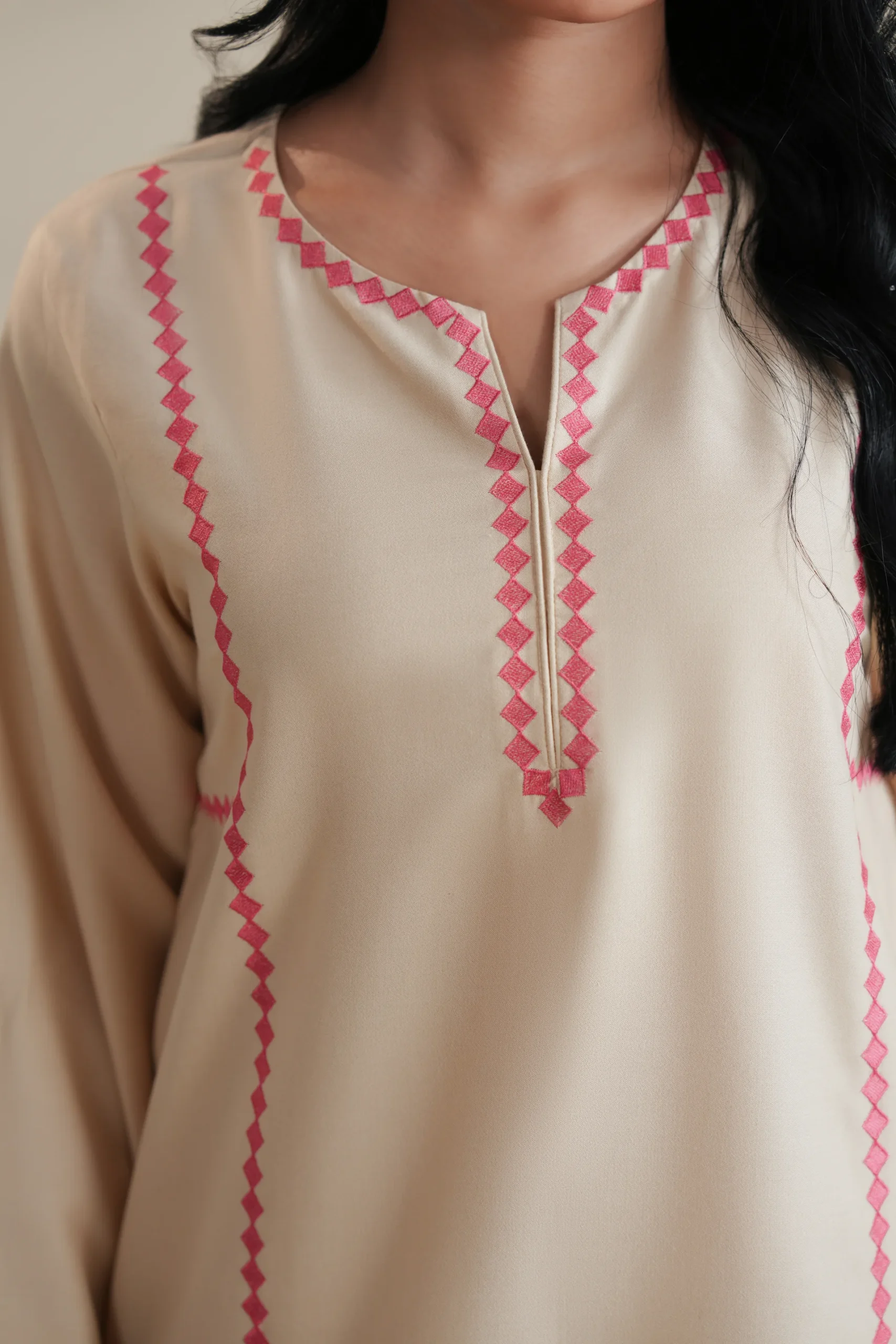 Soft Beige - Image 4