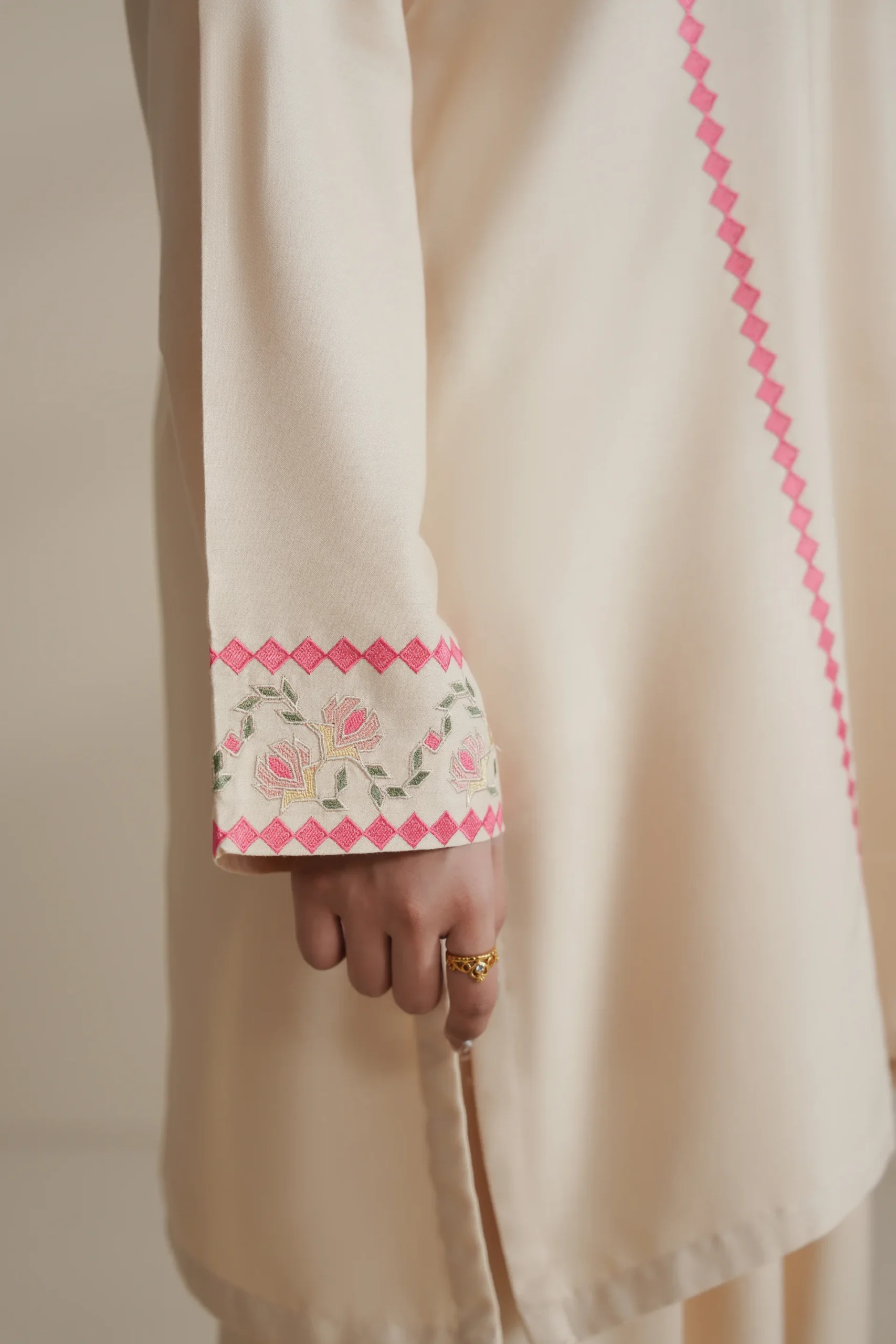 Soft Beige - Image 3